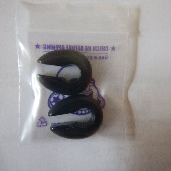 Body art forms Jewelry - black obsidian keyholes/gauges